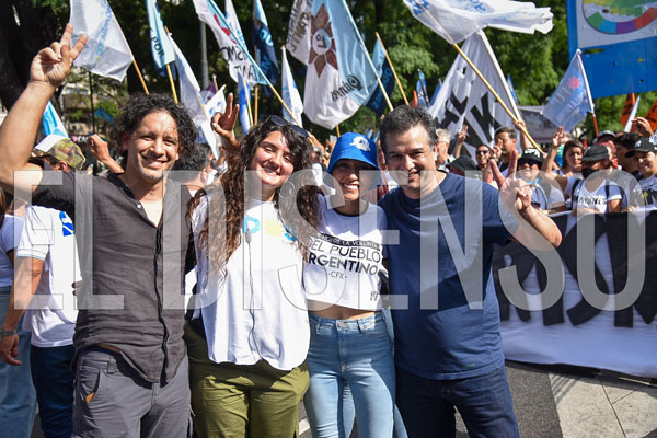 Mendoza, Raspa y Bordalejo se fotografían con sus precarizados de fondo - El Disenso