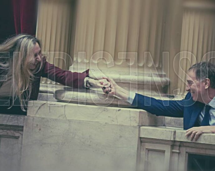 Diego Santilli y Karina Milei sonríen en la Cámara de Diputados