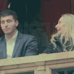 Federico Sharif Menem junto a Karina Milei en un palco de la Cámara de Diputados de la Nación durante una sesión en el Congreso.